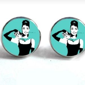 Women's earrings